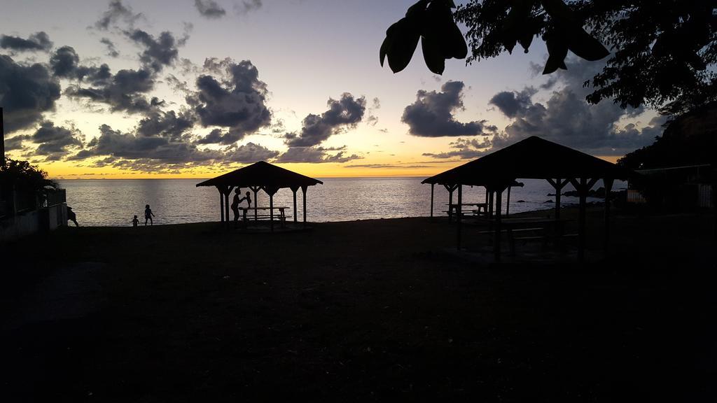 Appartamento Luketo Vieux-Habitants Esterno foto